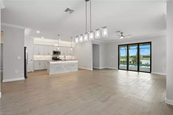 19105 Hinkley DR, Estero, FL 33928