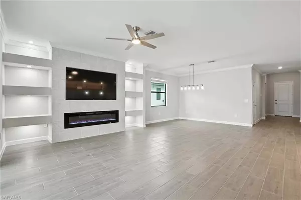 19105 Hinkley DR, Estero, FL 33928