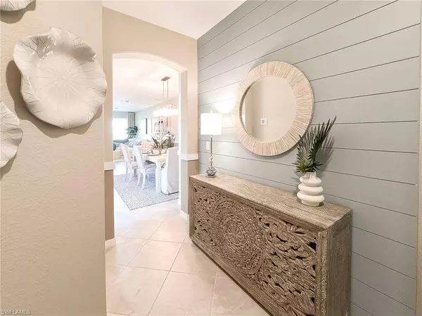 2039 Vermont LN, Naples, FL 34120