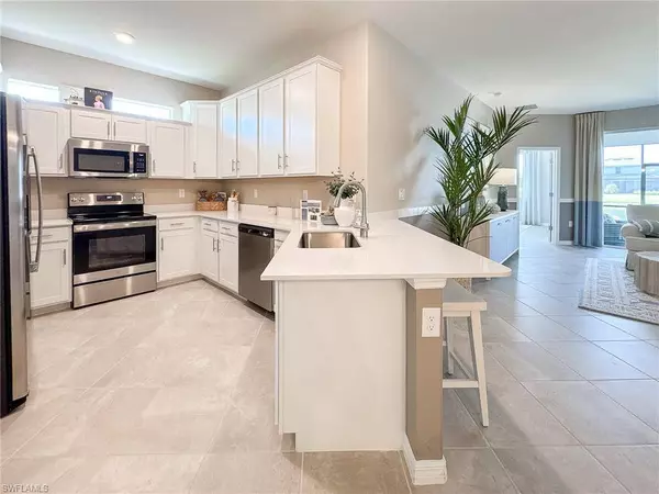 2039 Vermont LN, Naples, FL 34120