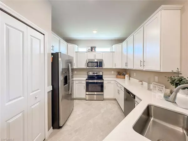 2039 Vermont LN, Naples, FL 34120