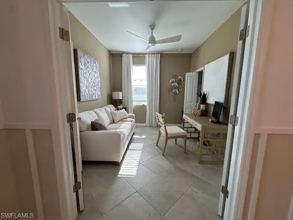 2055 Vermont LN, Naples, FL 34120