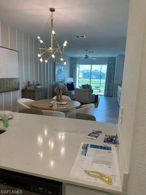 2055 Vermont LN, Naples, FL 34120