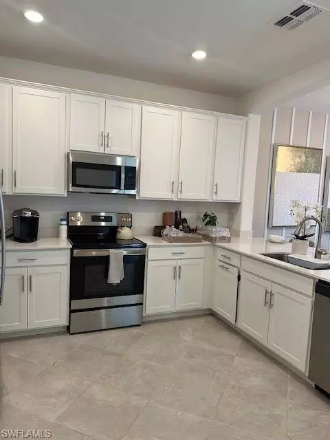 2055 Vermont LN, Naples, FL 34120