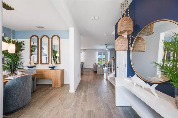 2318 Avocado LN, Naples, FL 34120