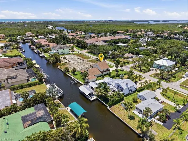 4837 Tarpon AVE, Bonita Springs, FL 34134