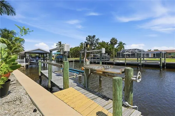 4837 Tarpon AVE, Bonita Springs, FL 34134