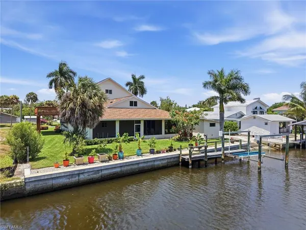 4837 Tarpon AVE, Bonita Springs, FL 34134