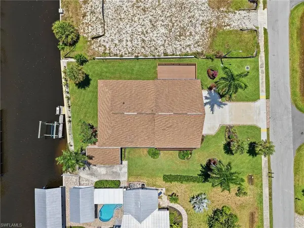 4837 Tarpon AVE, Bonita Springs, FL 34134