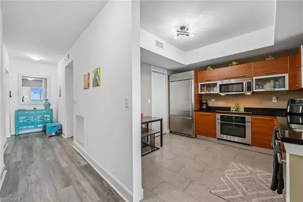 3000 Oasis Grand BLVD #1702, Fort Myers, FL 33916