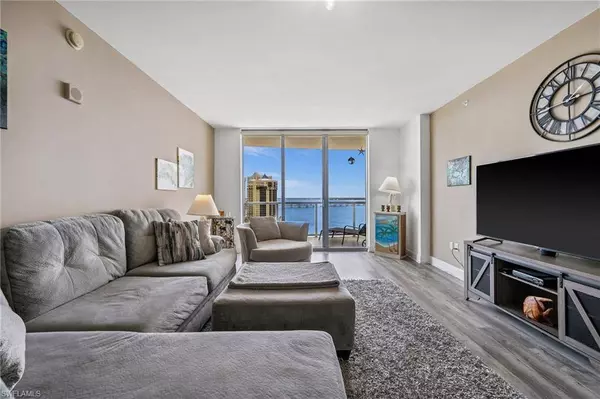 3000 Oasis Grand BLVD #1702, Fort Myers, FL 33916