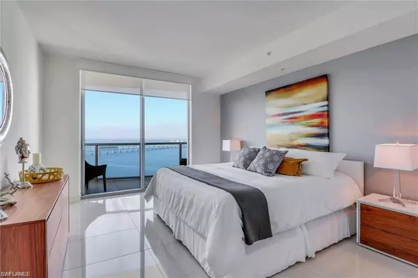 3000 Oasis Grand BLVD #3005, Fort Myers, FL 33916