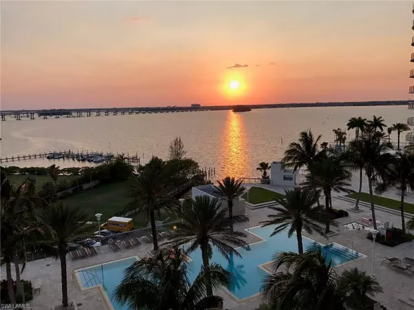 3000 Oasis Grand BLVD #2107, Fort Myers, FL 33916