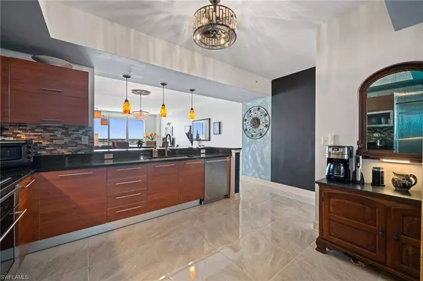 3000 Oasis Grand BLVD #901, Fort Myers, FL 33916