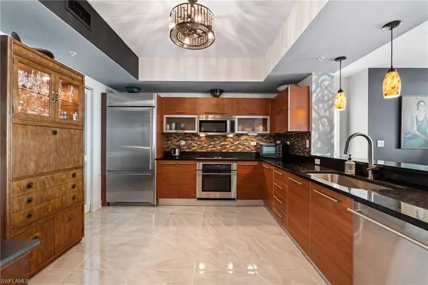 3000 Oasis Grand BLVD #901, Fort Myers, FL 33916