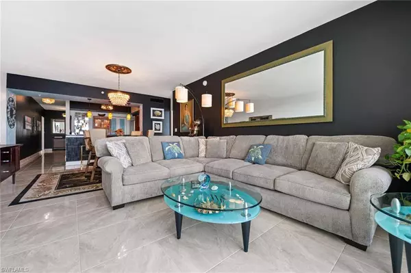 3000 Oasis Grand BLVD #901, Fort Myers, FL 33916