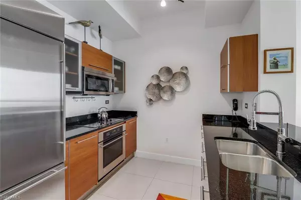 3000 Oasis Grand BLVD #MPH6, Fort Myers, FL 33916