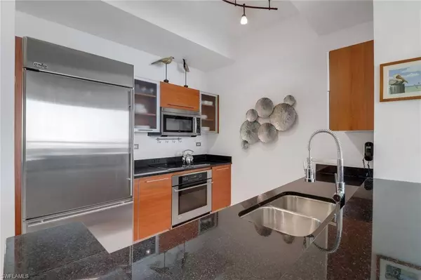 3000 Oasis Grand BLVD #MPH6, Fort Myers, FL 33916