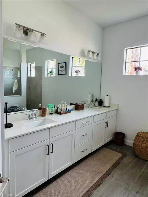 10798 Timber Creek DR, Fort Myers, FL 33913