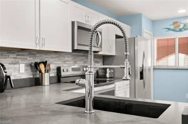 11921 Seabreeze Cove LN #210, Fort Myers, FL 33908