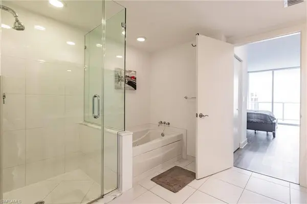 3000 Oasis Grand BLVD #2004, Fort Myers, FL 33916