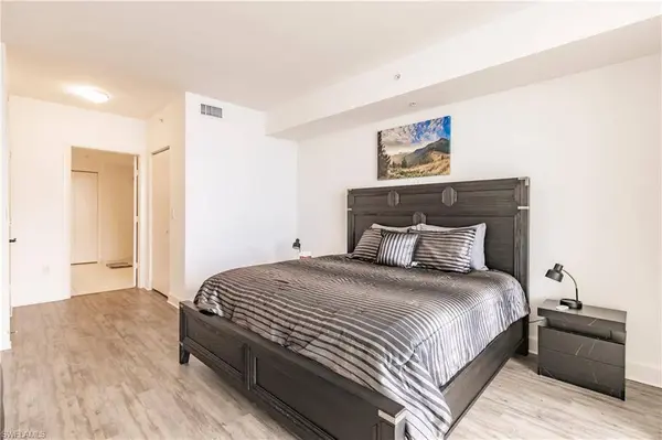 3000 Oasis Grand BLVD #2004, Fort Myers, FL 33916