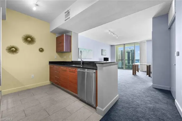 3000 Oasis Grand BLVD #906, Fort Myers, FL 33916
