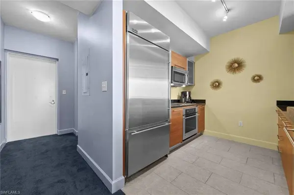 3000 Oasis Grand BLVD #906, Fort Myers, FL 33916