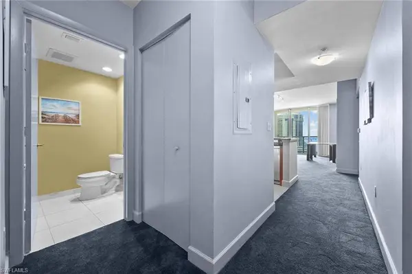 3000 Oasis Grand BLVD #906, Fort Myers, FL 33916