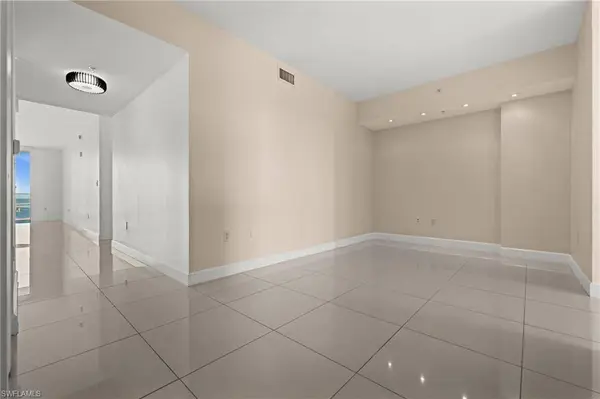 3000 Oasis Grand BLVD #1603, Fort Myers, FL 33916
