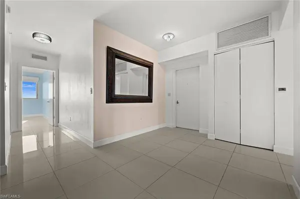 3000 Oasis Grand BLVD #1603, Fort Myers, FL 33916