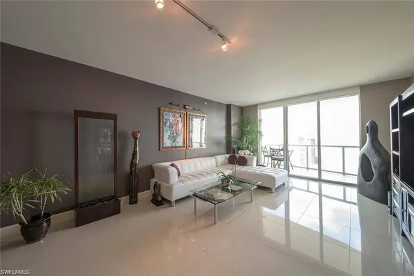 3000 Oasis Grand BLVD #2105, Fort Myers, FL 33916