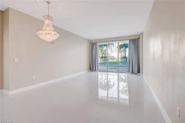 3000 Oasis Grand BLVD #401