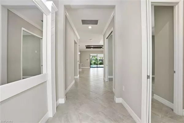 28076 Foxrock CT, Bonita Springs, FL 34135