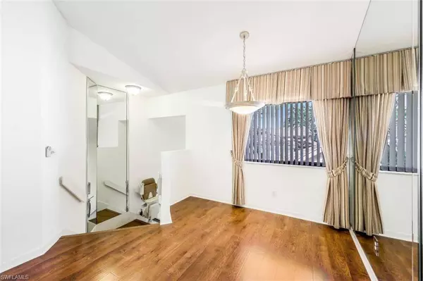 78 Bennington DR #5-8, Naples, FL 34104