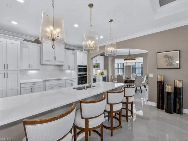 16371 Viansa WAY #201, Naples, FL 34110