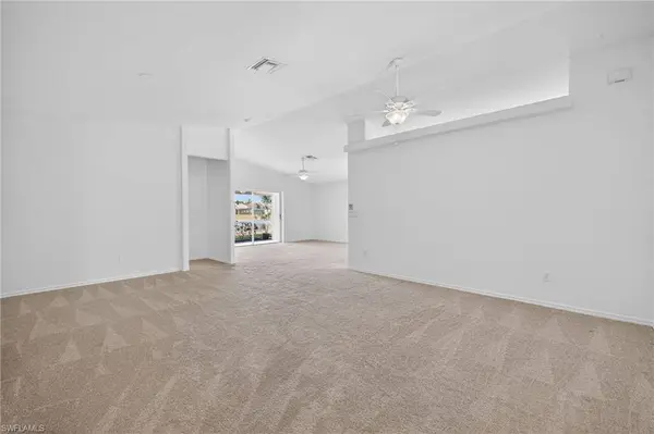7611 Cameron CIR, Fort Myers, FL 33912
