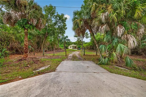 3740 18th AVE NE, Naples, FL 34120
