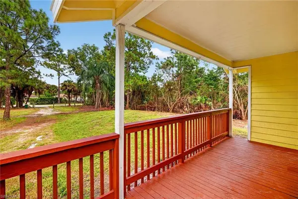 3740 18th AVE NE, Naples, FL 34120