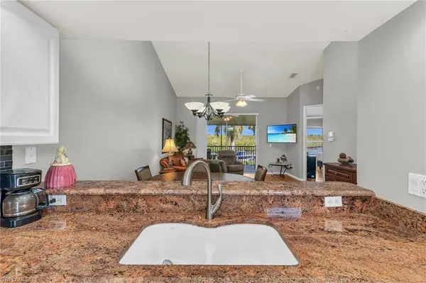 162 Newport DR #1208, Naples, FL 34114