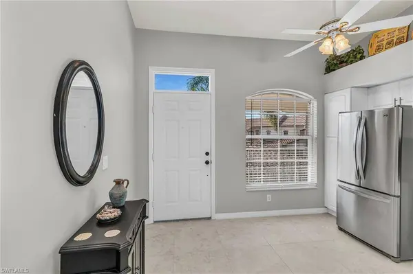 162 Newport DR #1208, Naples, FL 34114