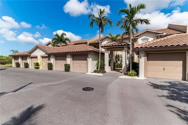 162 Newport DR #1208, Naples, FL 34114