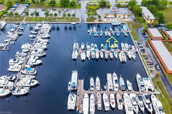 525 Newport DR, Naples, FL 34114