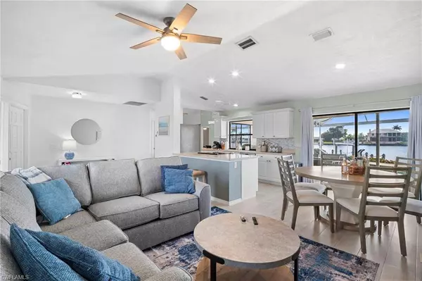 4530 W Coral CIR, Fort Myers, FL 33903