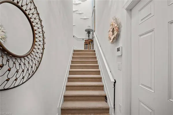 9064 Siesta Bay DR #201, Naples, FL 34120