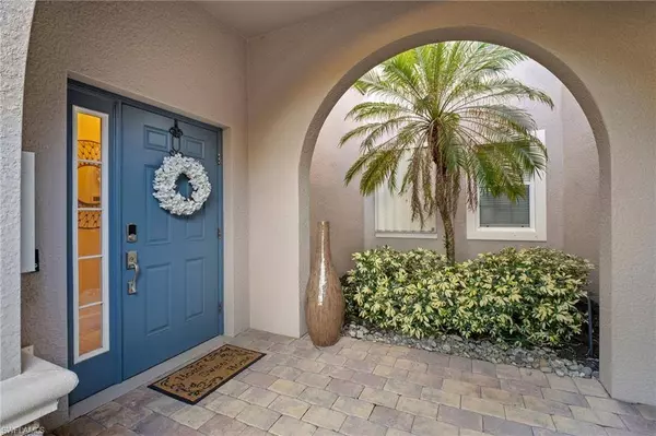 9064 Siesta Bay DR #201, Naples, FL 34120