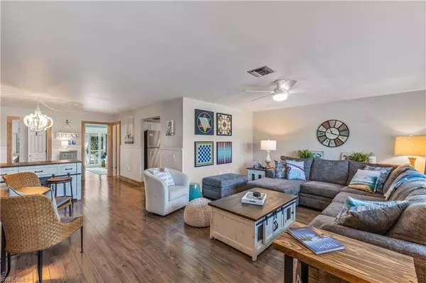 564 109th AVE N, Naples, FL 34108