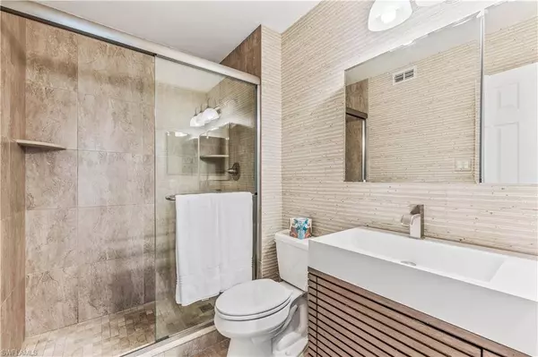 282 4th ST S #204, Naples, FL 34102