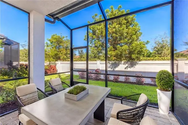 7574 Rockefeller DR, Naples, FL 34119