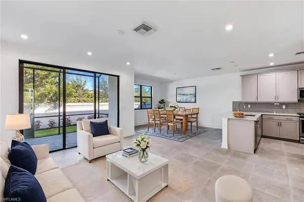 7574 Rockefeller DR, Naples, FL 34119